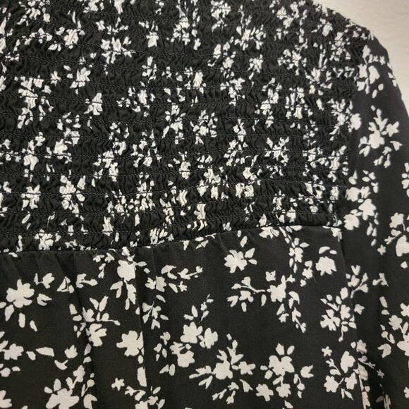 Ditzy Floral Long Sleeve Peasant Top - Picture 4 of 7